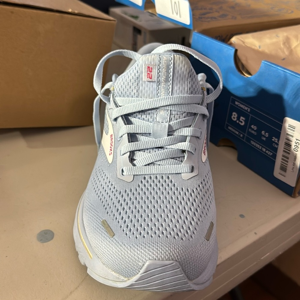 Brooks women’s